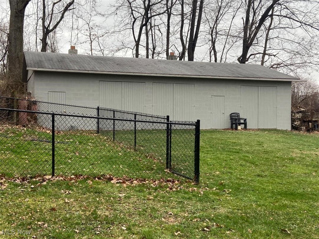 1553 Cates Road Akron, OH 44312 - Photo 34 of 37 Additional 3 car garage in back of house