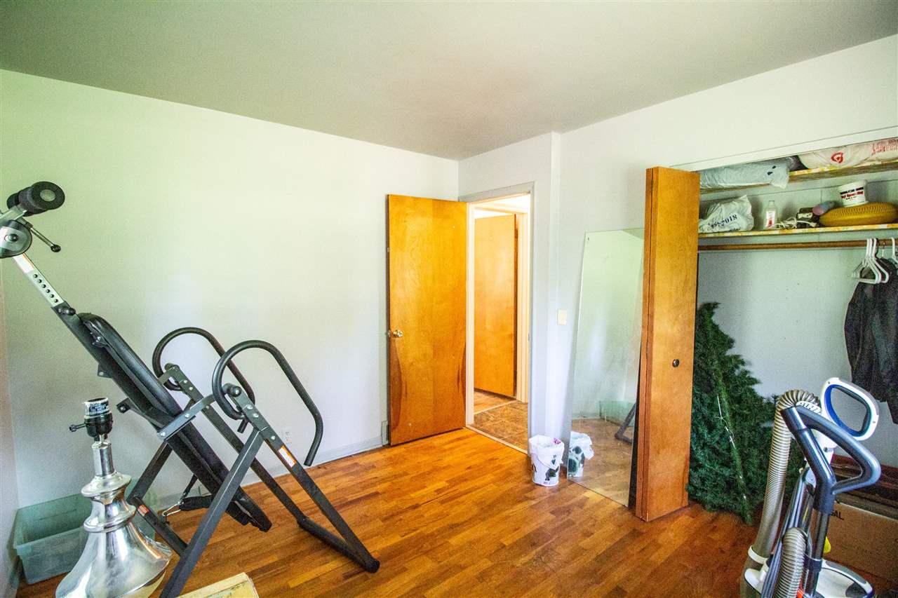 4412 Lapeer Road Burton, MI 48509 - Photo 19 of 31 50083034-18.JPG