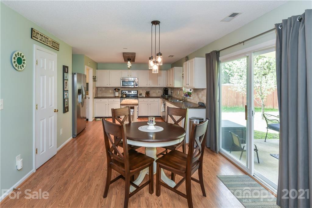 520 Red Oak Court Tega Cay, SC 29708 - Photo 12 of 28 Gallery Image 12
