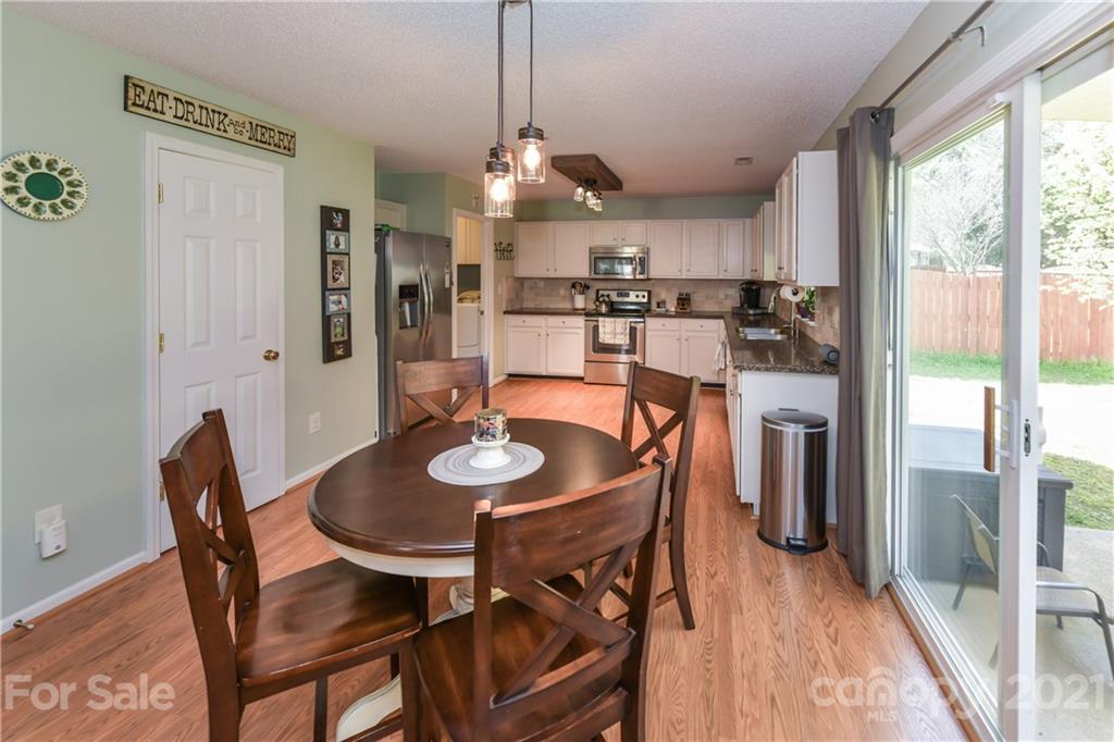 520 Red Oak Court Tega Cay, SC 29708 - Photo 14 of 28 Gallery Image 14
