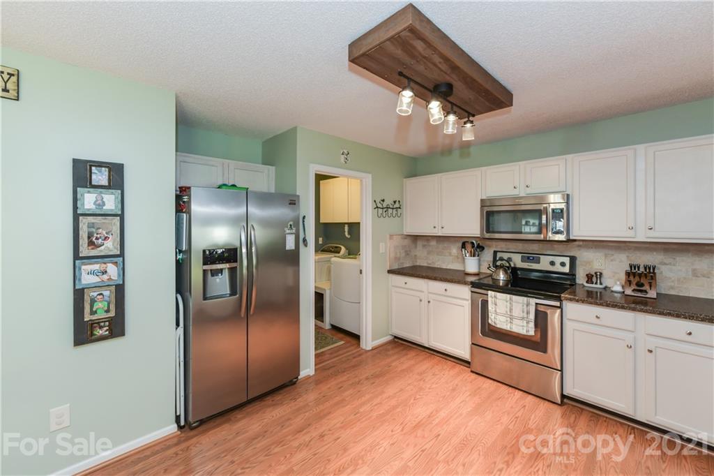 520 Red Oak Court Tega Cay, SC 29708 - Photo 17 of 28 Gallery Image 17