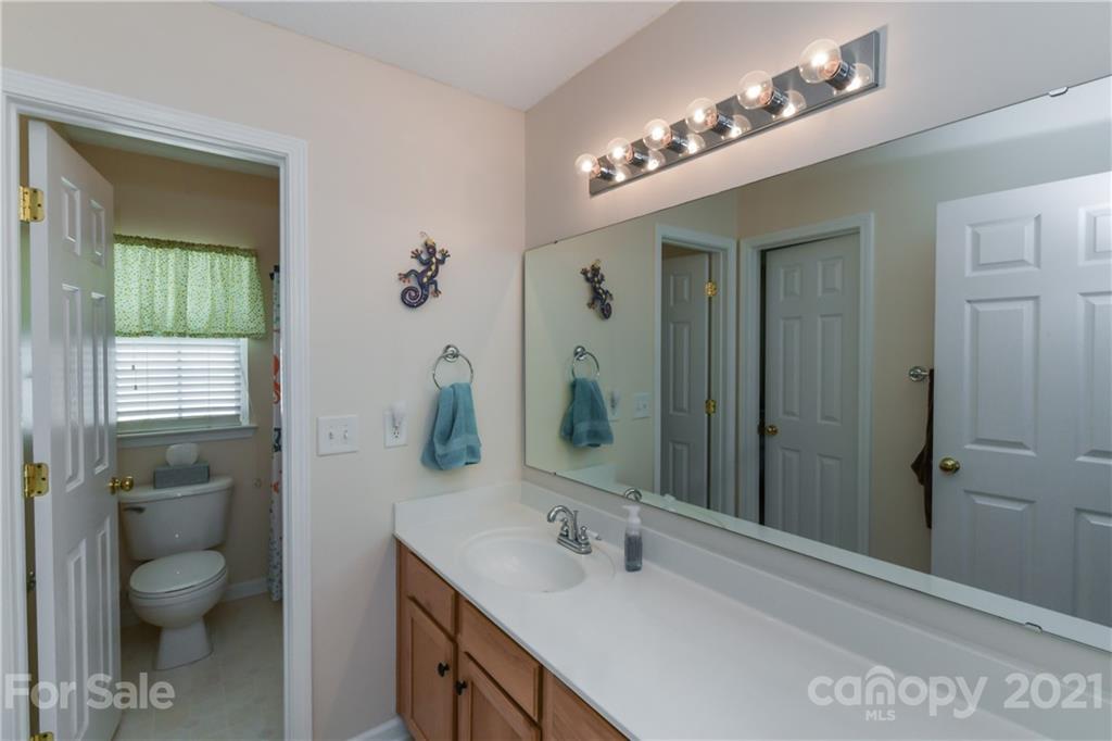 520 Red Oak Court Tega Cay, SC 29708 - Photo 23 of 28 Gallery Image 23