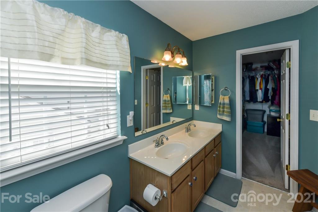 520 Red Oak Court Tega Cay, SC 29708 - Photo 28 of 28 Gallery Image 28