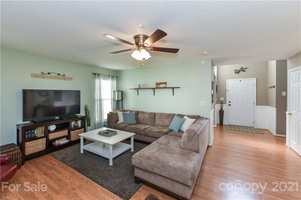 520 Red Oak Court Tega Cay, SC 29708 - Photo 8 of 28 Gallery Image 8