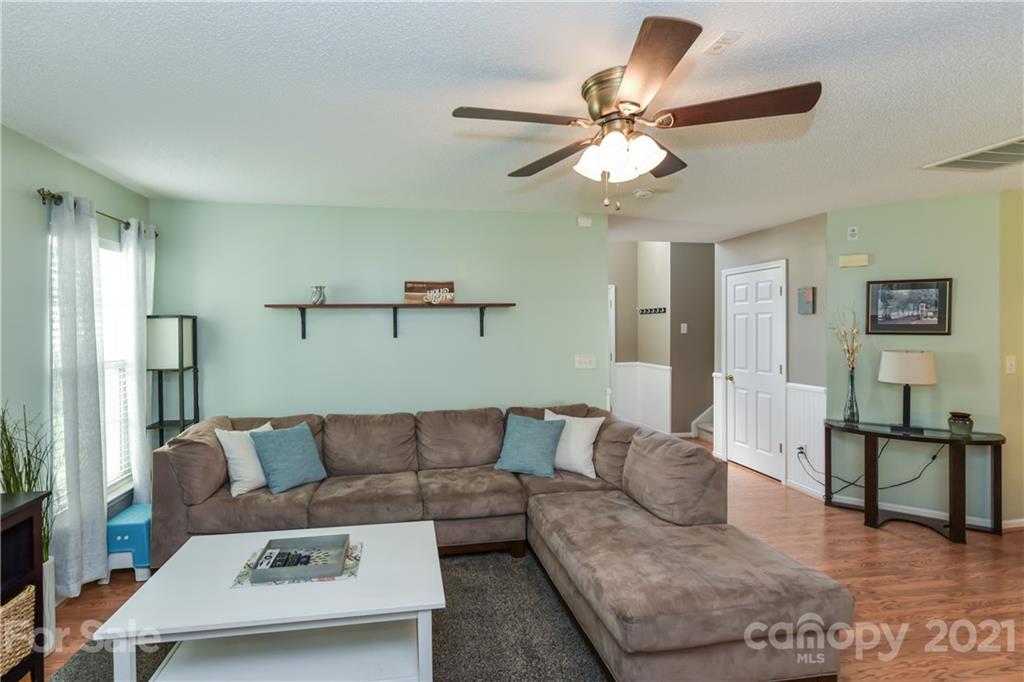 520 Red Oak Court Tega Cay, SC 29708 - Photo 9 of 28 Gallery Image 9