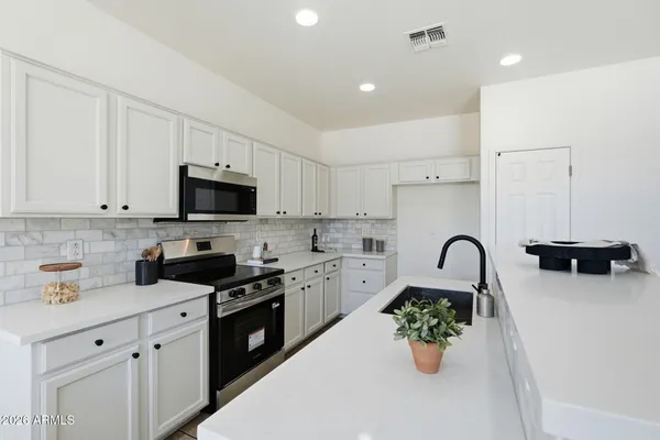 $425,000 | 437 South 163rd Lane, Goodyear, AZ 85338