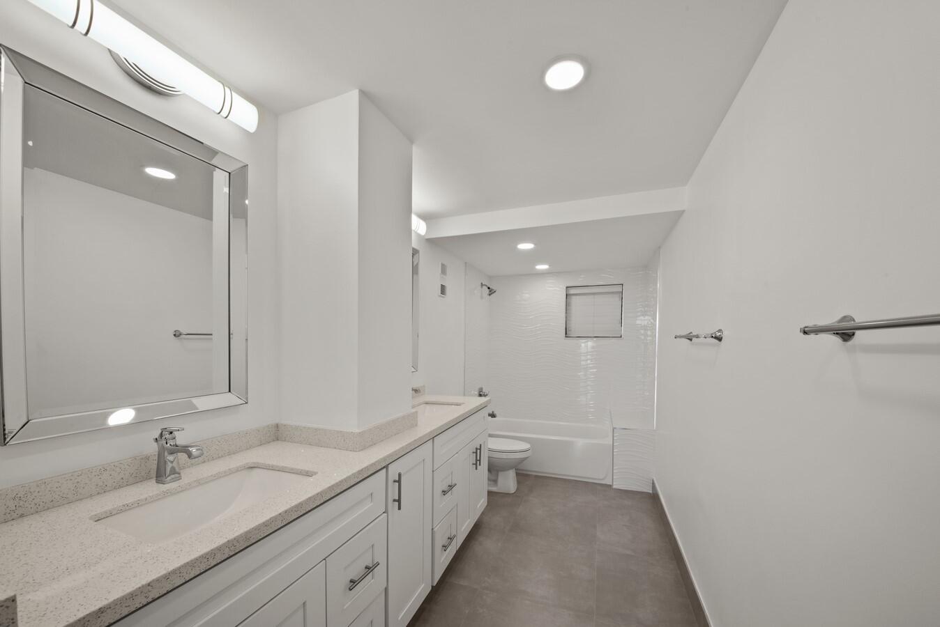 400 North Surf Road, Unit 305 Hollywood, FL 33019 - Photo 14 of 41 Primary Bath