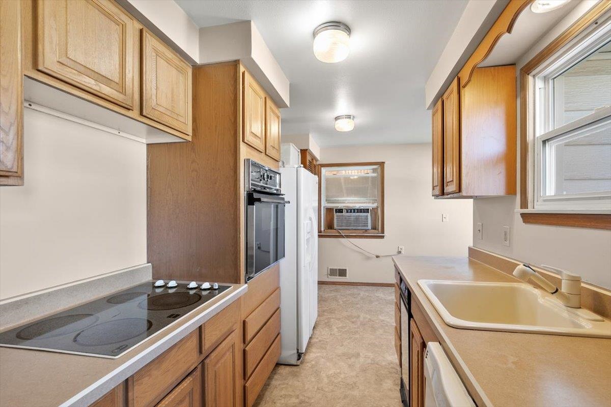 5905 North Cook Street Spokane, WA 99208 - Photo 2 of 23 Gallery Image 2