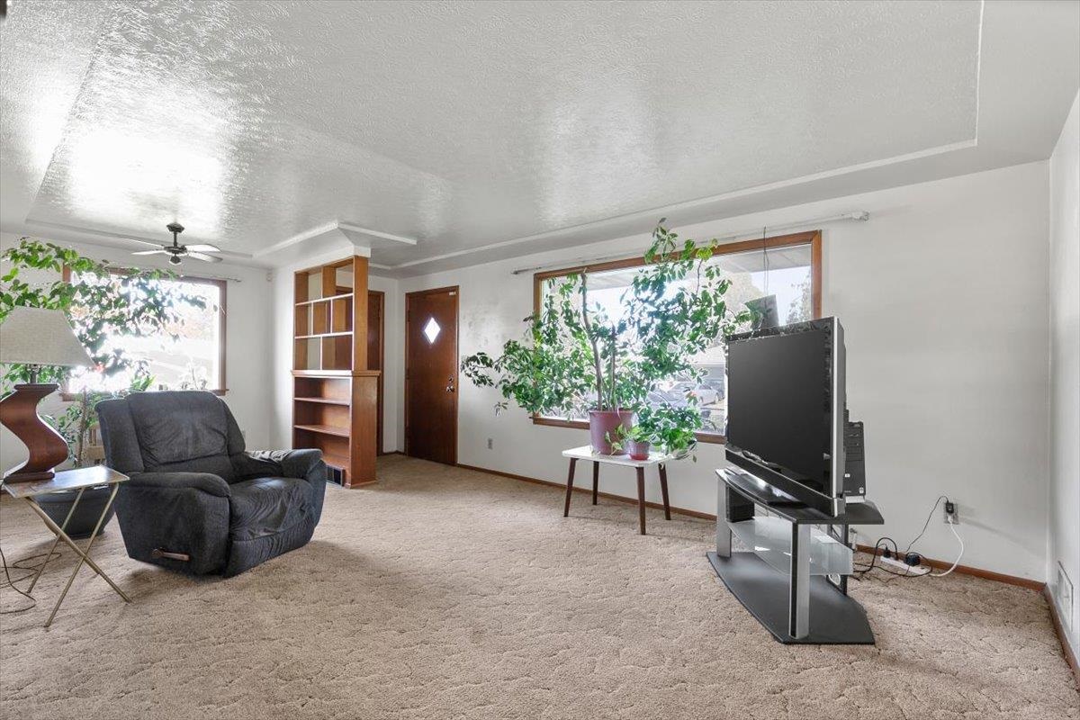 5905 North Cook Street Spokane, WA 99208 - Photo 6 of 23 Gallery Image 6