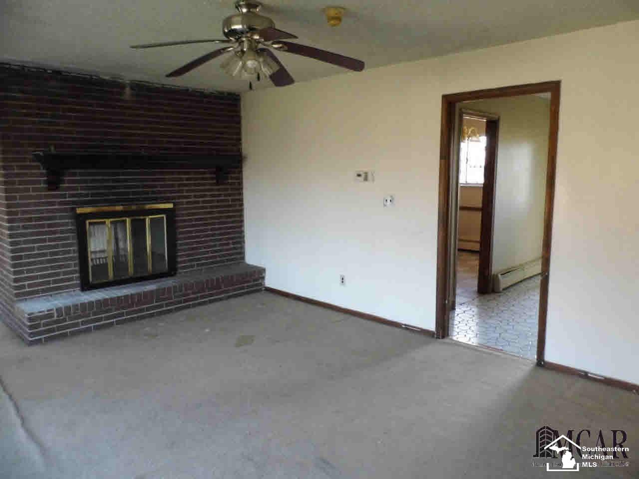 49032 Arkona Road Belleville, MI 48111 - Photo 7 of 17 21276553-6.JPG