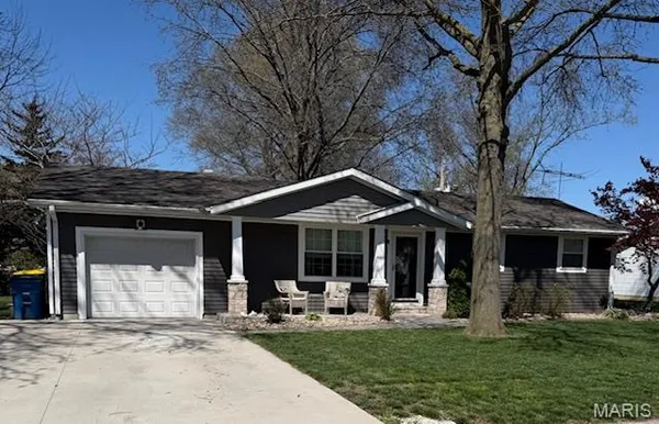 $235,000 | 499 West Oak Street, Aviston, IL 62216