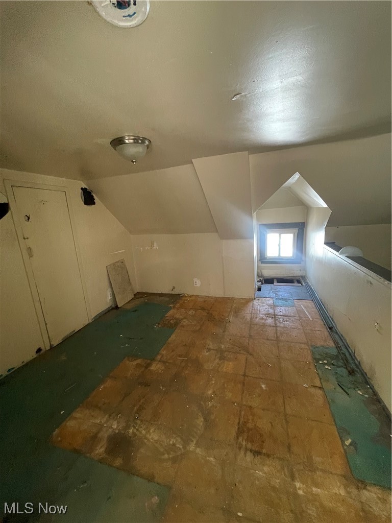 3288 Scranton Road Cleveland, OH 44109 - Photo 17 of 24 Third Floor Loft