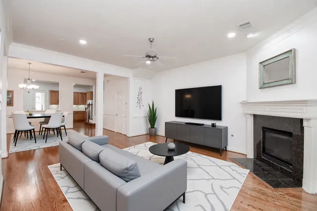 $699,000 | 155 White Drive, Bellaire, TX 77401