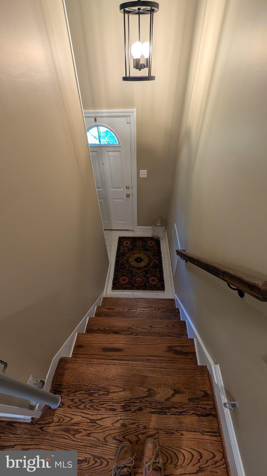 15715 Tierra Drive Silver Spring, MD 20906 - Photo 8 of 40 Welcoming entryway with charm.