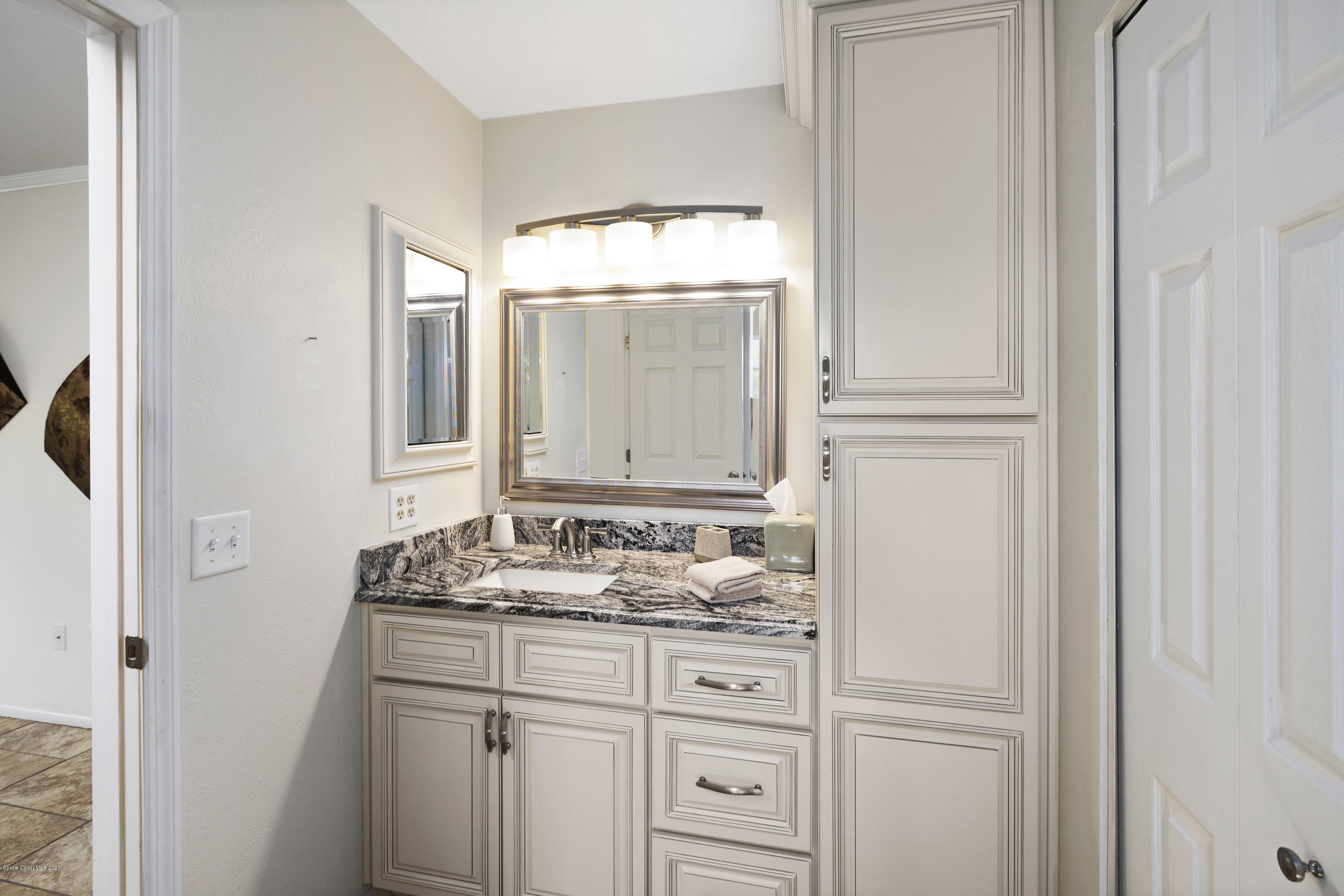 1310 Cherry Hills Road Northeast Palm Bay, FL 32905 - Photo 22 of 46 Master Bath