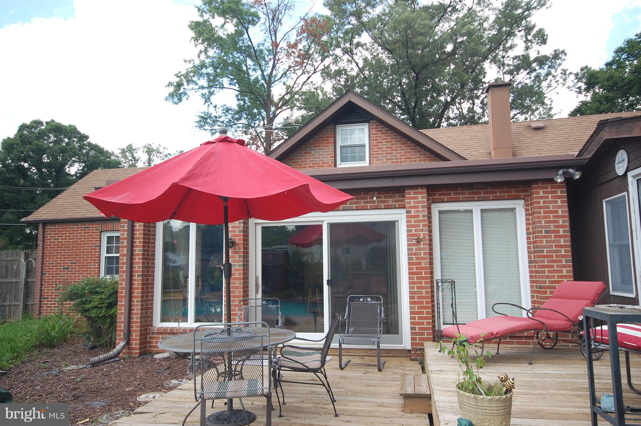 6175 Howells Road Alexandria, VA 22310 - Photo 23 of 30 Patio off 4 Season Room and Pool