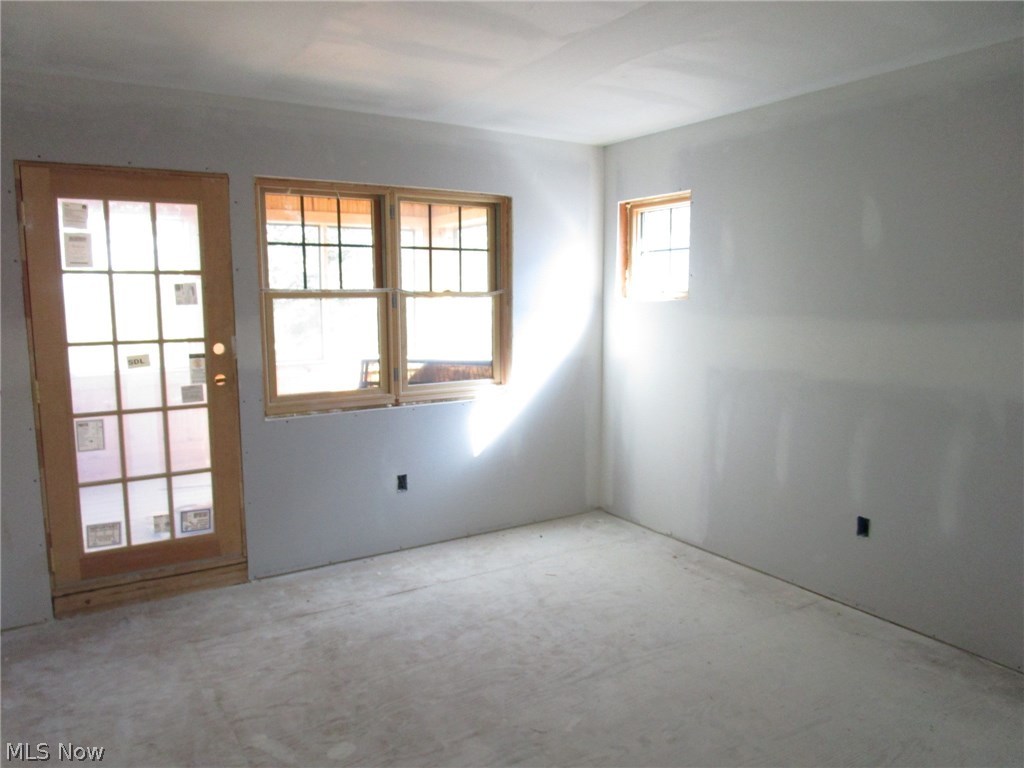 5714 Clingan Road Struthers, OH 44471 - Photo 16 of 30 Master Bedroom