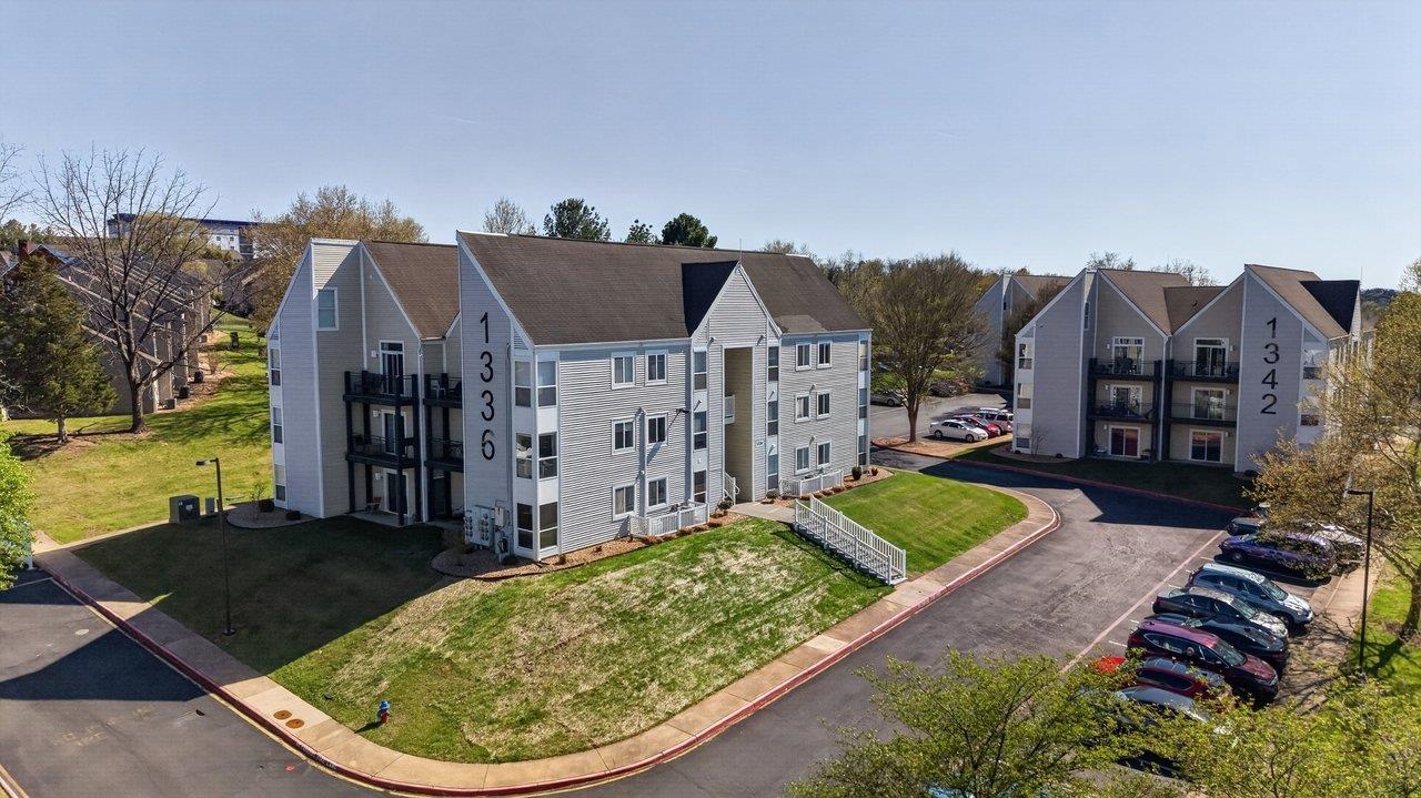 1336 Hunters Road, Unit C Harrisonburg, VA 22801 - Photo 24 of 32