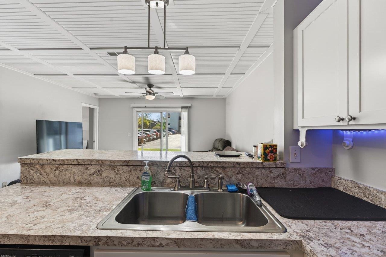 1336 Hunters Road, Unit C Harrisonburg, VA 22801 - Photo 7 of 32