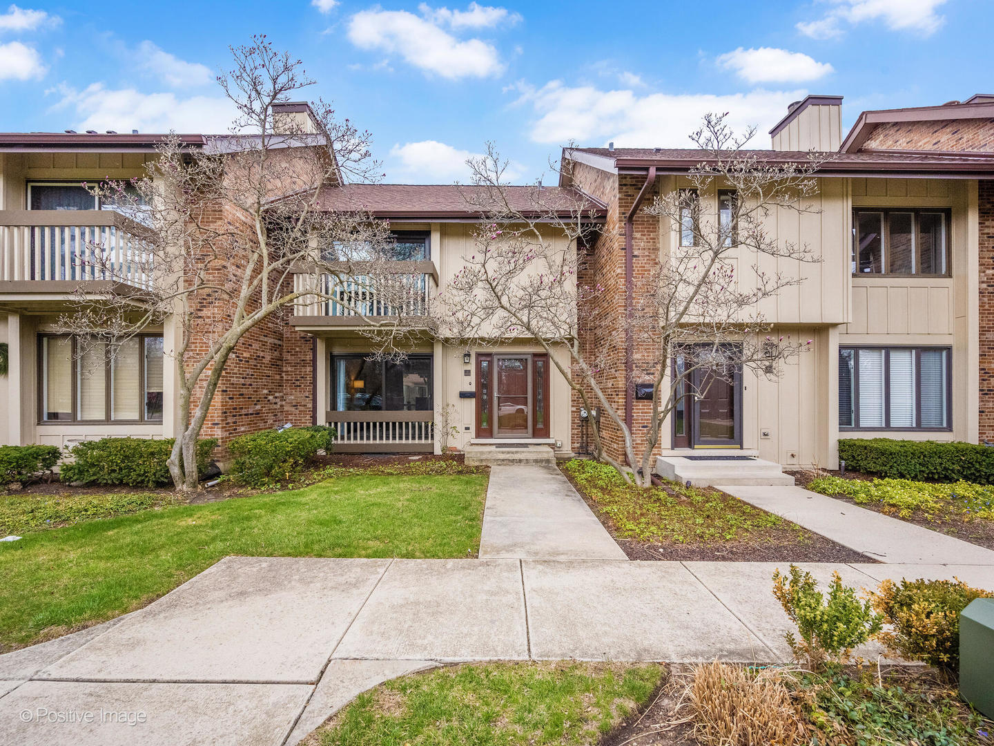 7 Kane Court Willowbrook, IL 60527 - Photo 1 of 20
