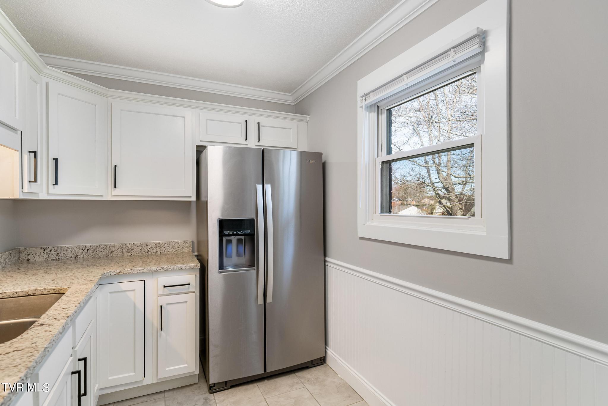 166 Valleyview Street, Unit 6 Gray, TN 37615 - Photo 12 of 32 166 Valleyview St (26 of 39)