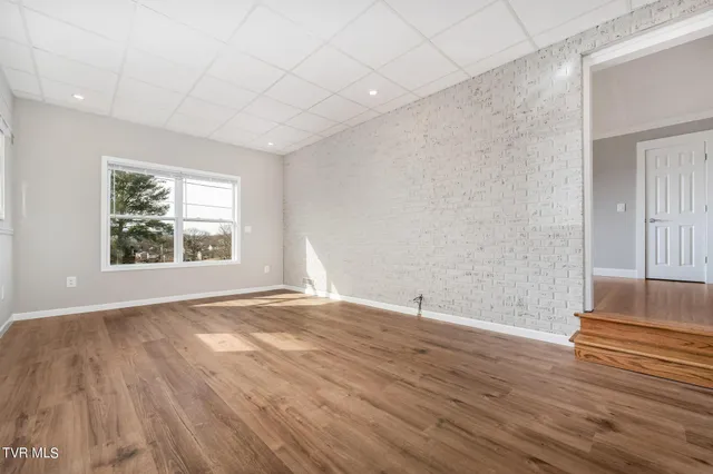 $1,750 | 166 Valleyview Street, Unit 6, Gray, TN 37615