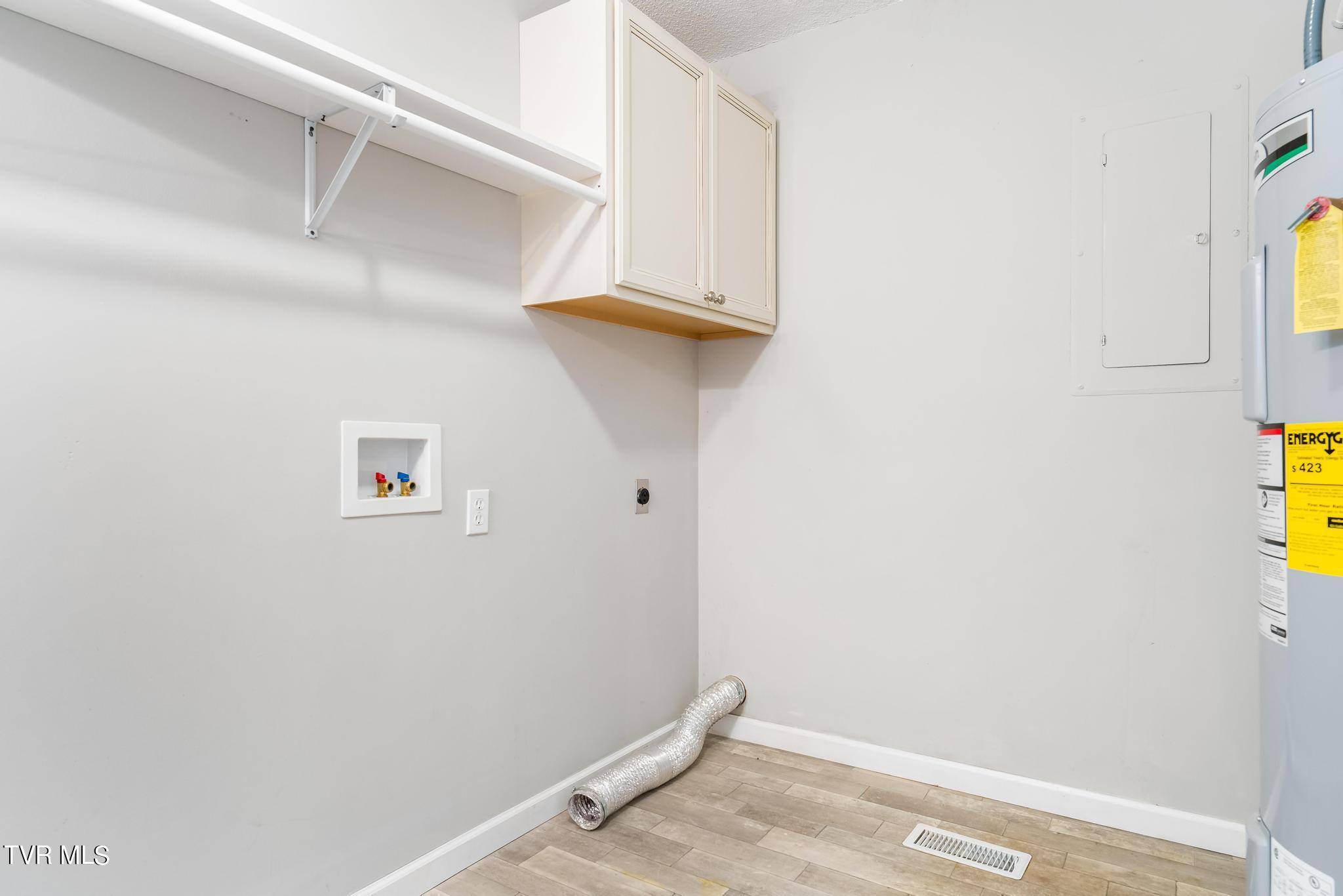 166 Valleyview Street, Unit 6 Gray, TN 37615 - Photo 17 of 32 166 Valleyview St (31 of 39)