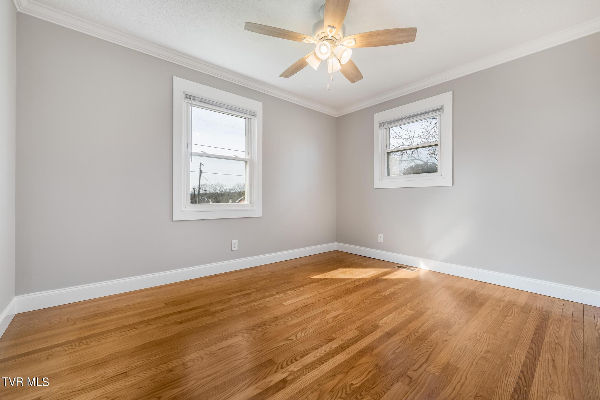 166 Valleyview Street, Unit 6 Gray, TN 37615 - Photo 22 of 32 166 Valleyview St (36 of 39)