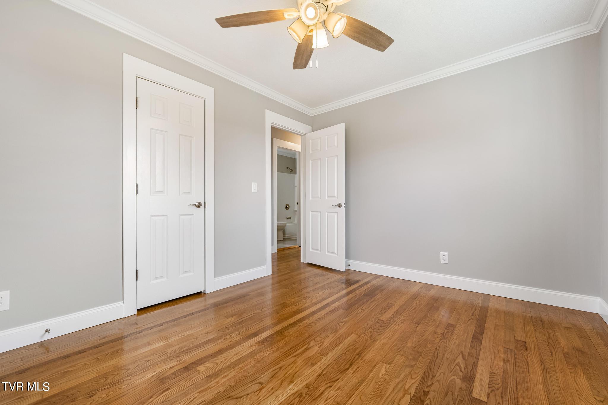 166 Valleyview Street, Unit 6 Gray, TN 37615 - Photo 23 of 32 166 Valleyview St (37 of 39)