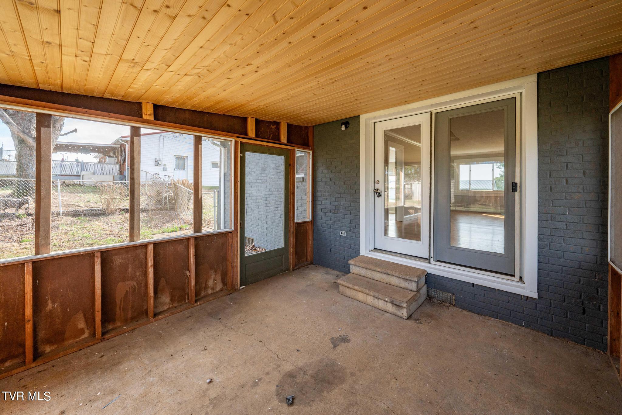 166 Valleyview Street, Unit 6 Gray, TN 37615 - Photo 27 of 32 166 Valleyview St (17 of 39)