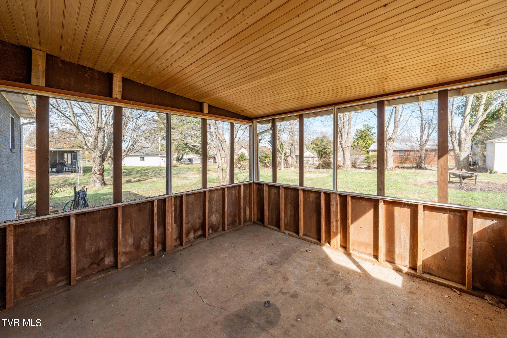 166 Valleyview Street, Unit 6 Gray, TN 37615 - Photo 28 of 32 166 Valleyview St (15 of 39)