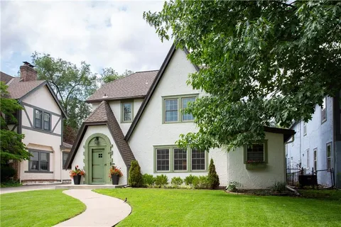 $735,000 | 604 West 70th Street, Kansas City, MO 64113
