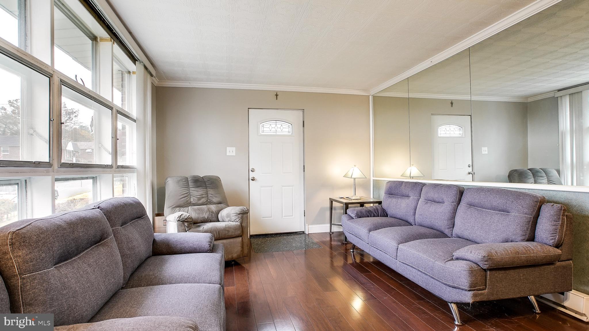 739 Colebrook Road Philadelphia, PA 19115 - Photo 5 of 23 Gallery Image 5