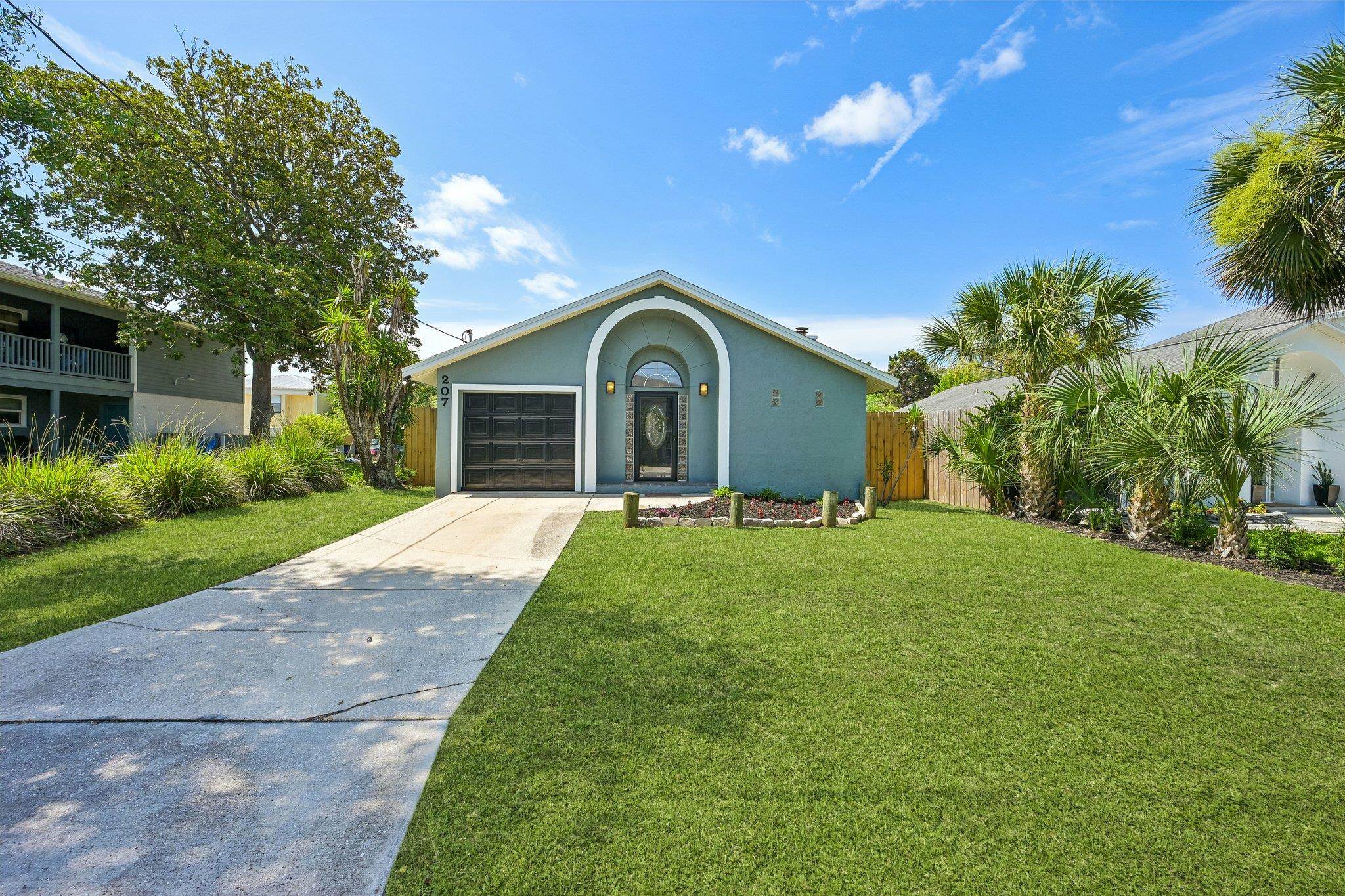 207 B Street St. Augustine, FL 32080 - Photo 2 of 30
