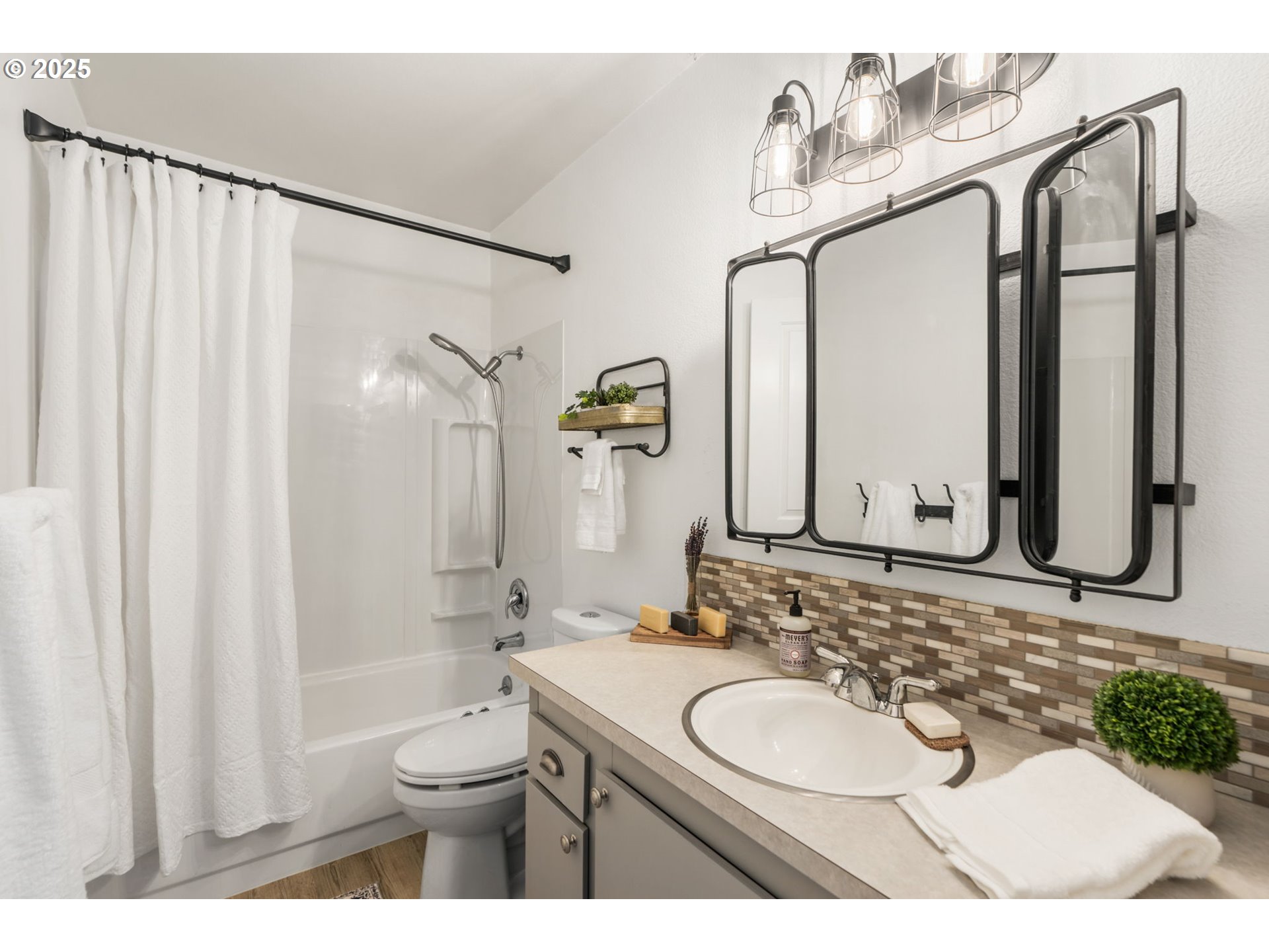 7538 Southwest Barnes Road, Unit H Portland, OR 97225 - Photo 19 of 36 Bathroom