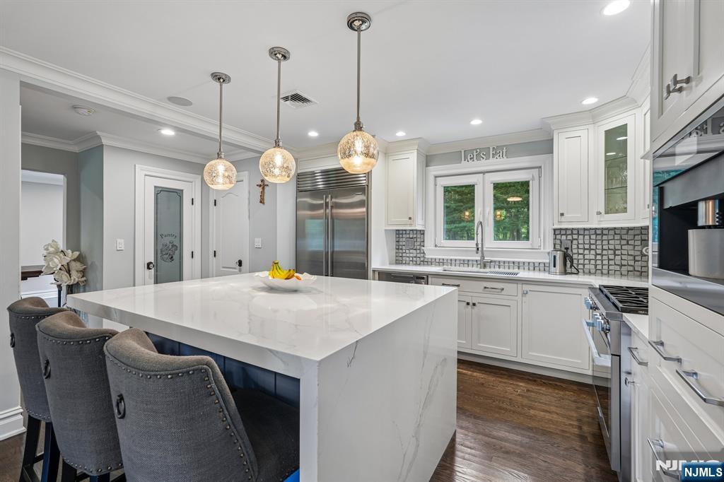 689 Colonial Road Franklin Lakes, NJ 07417 - Photo 18 of 42 Gallery Image 18