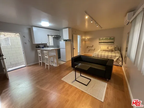 $1,975 | 2128 North Beverly Glen Boulevard, Unit 2 STUDIO, Los Angeles, CA 90077