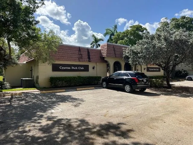 $1,900 | 134 South Cypress Road, Unit 411, Pompano Beach, FL 33060