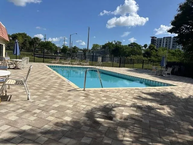 $1,900 | 134 South Cypress Road, Unit 411, Pompano Beach, FL 33060
