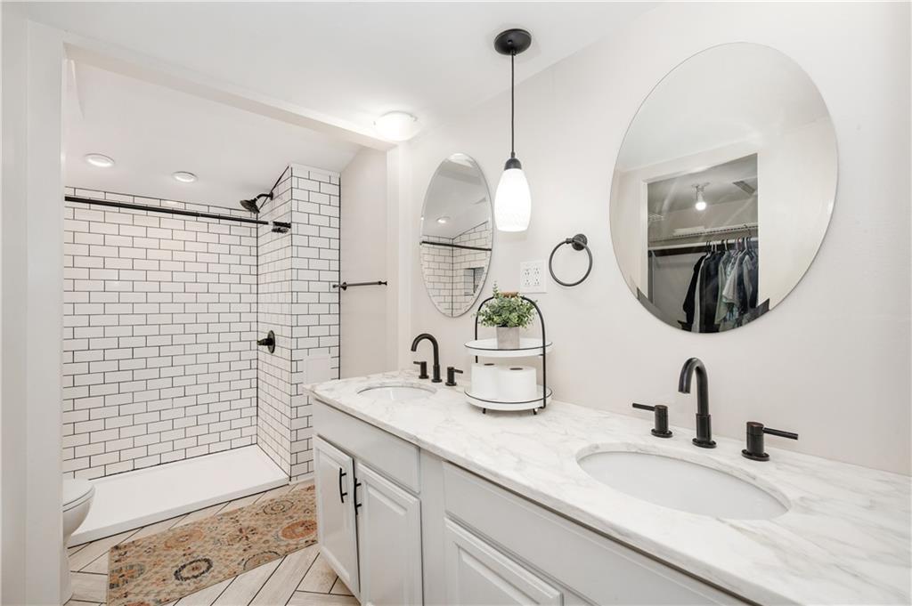 809 West Old Rte 422 Butler, PA 16001 - Photo 19 of 31 a bathroom with a sink vanity granite and a mirror