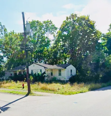 $250,000 | 80 Forest Street, Middleboro, MA 02346