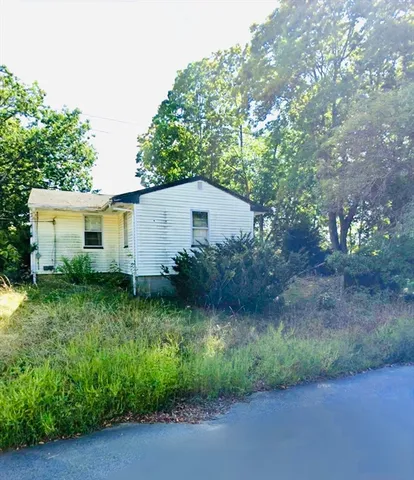 $250,000 | 80 Forest Street, Middleboro, MA 02346