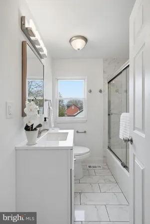 $375,000 | 540 Broad Street, Spring City, PA 19475