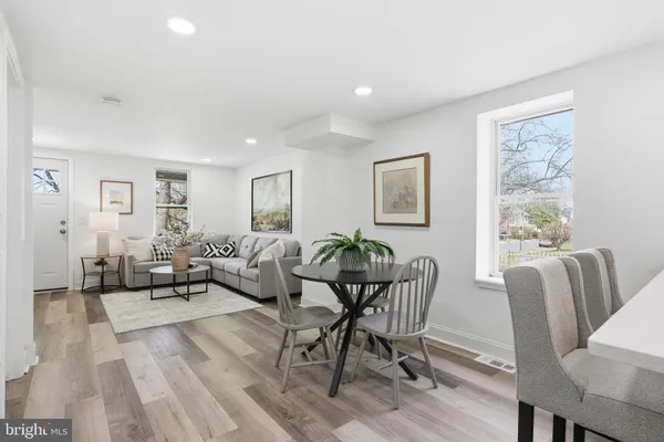 $375,000 | 540 Broad Street, Spring City, PA 19475