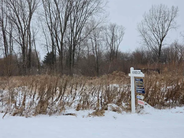 $99,900 | 4301 North White Hawk Drive, Appleton, WI 54913