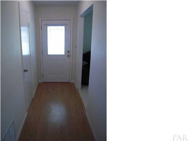 293 Kaylyn Road Pensacola, FL 32514 - Photo 4 of 10 Foyer