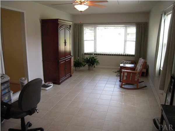 293 Kaylyn Road Pensacola, FL 32514 - Photo 6 of 10 Family Room