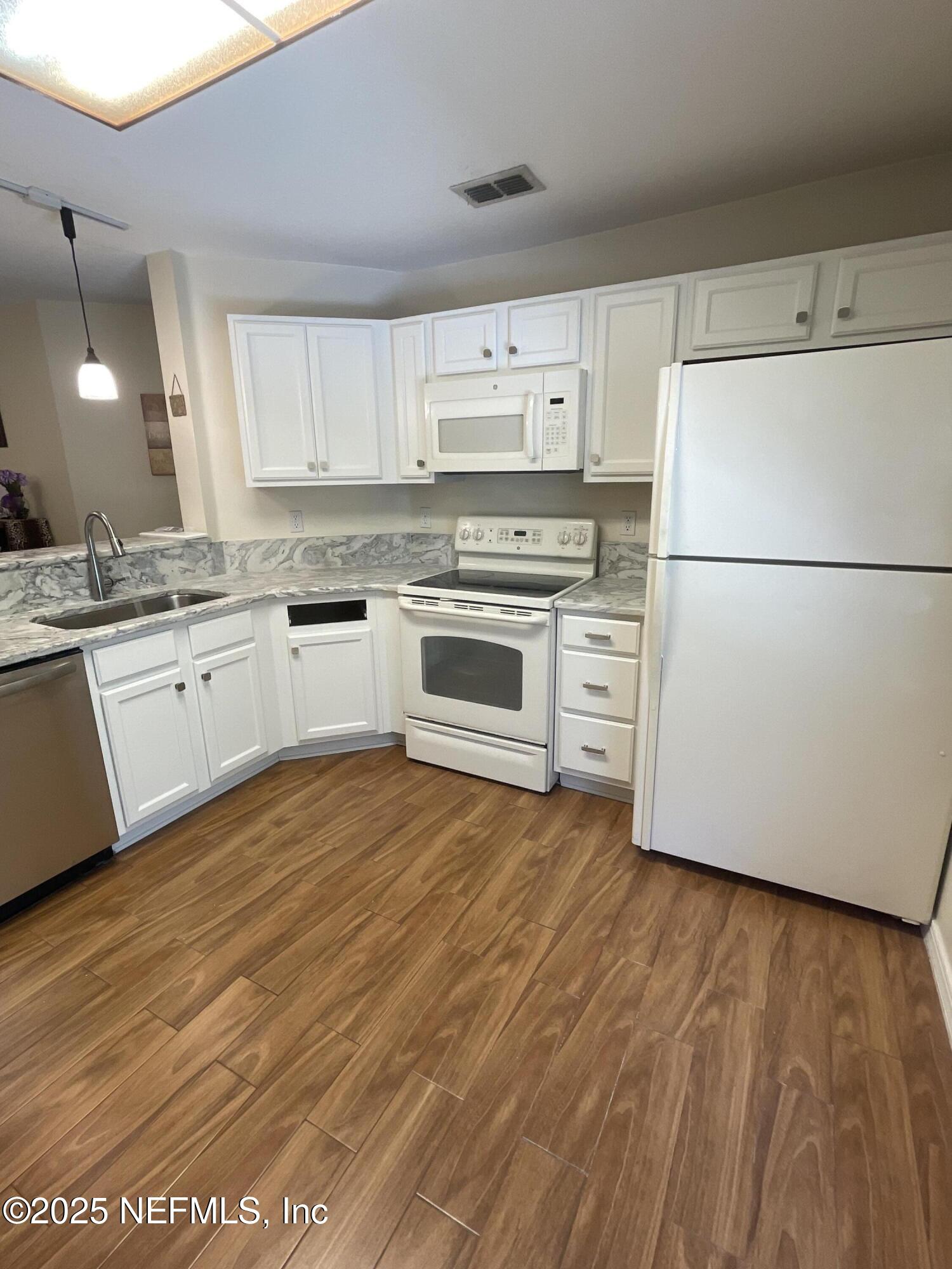 1800 Green Springs Circle, Unit D Fleming Island, FL 32003 - Photo 8 of 21 IMG_5009