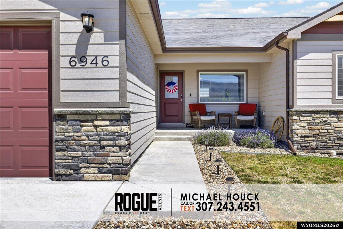 6946 Rogue River Road Casper, WY 82604 - Photo 2 of 38