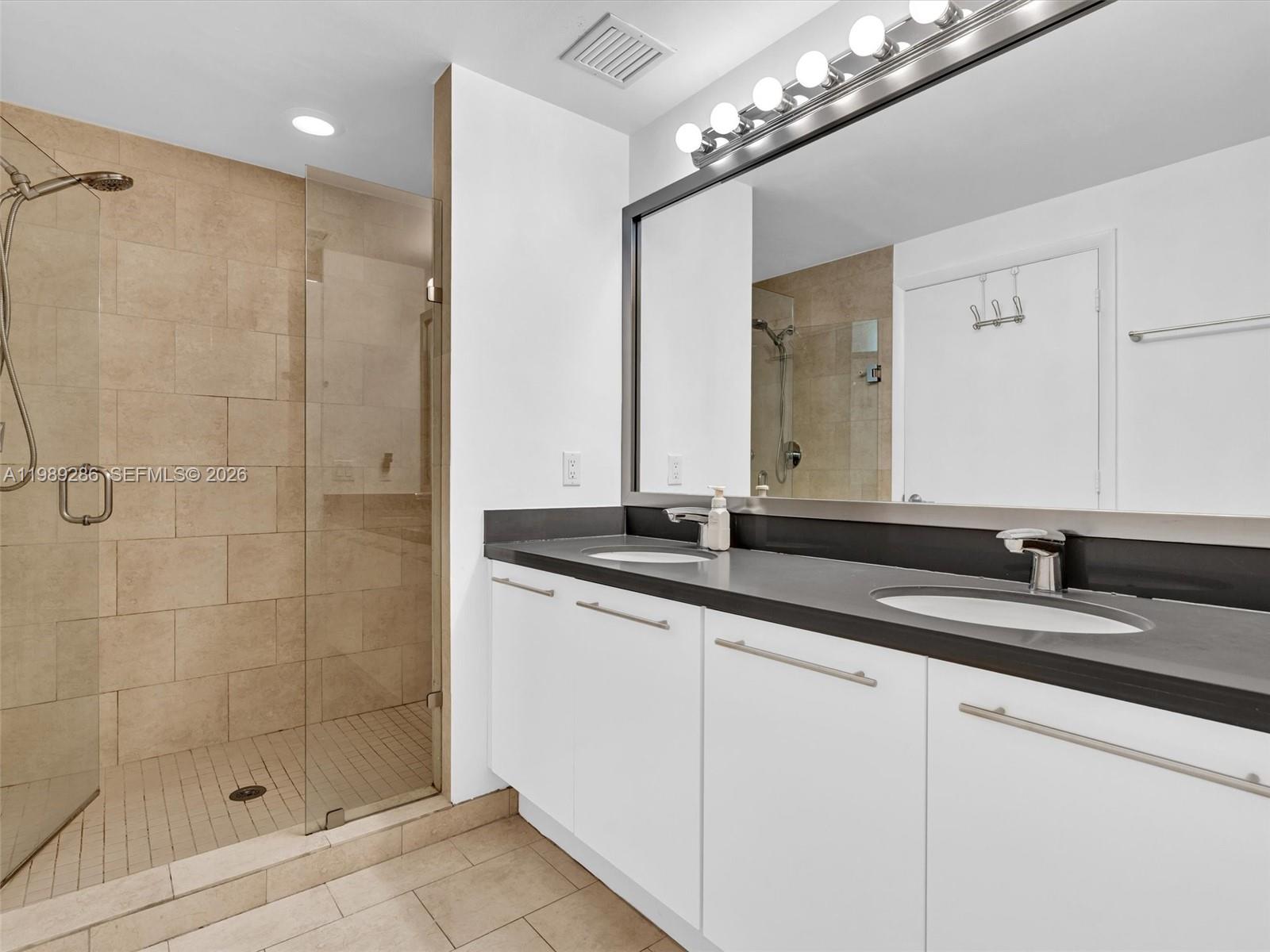 90 Southwest 3rd Street, Unit 2013 Miami, FL 33130 - Photo 20 of 44